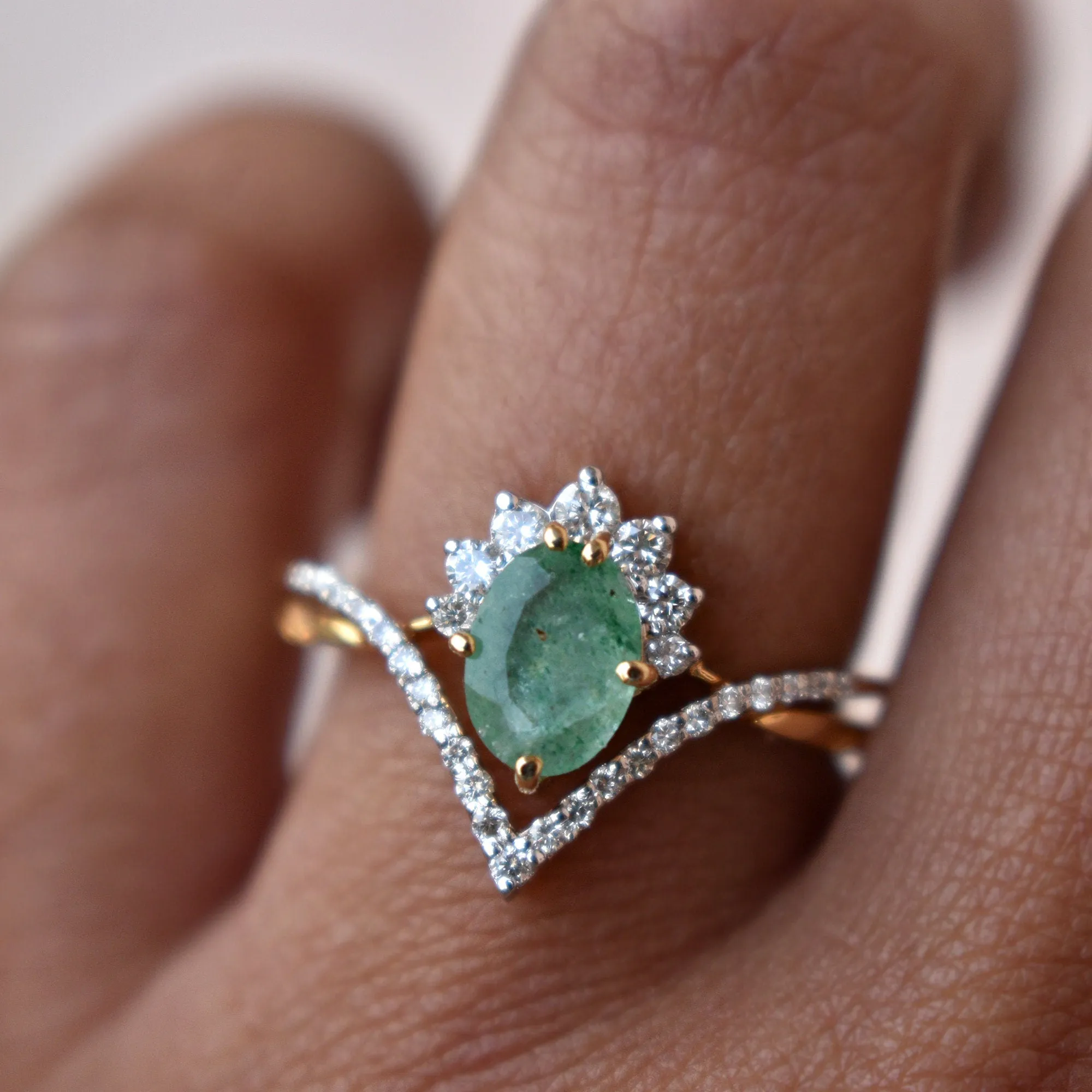 0.75Ct Oval Green Quartz CROSSOVER Set