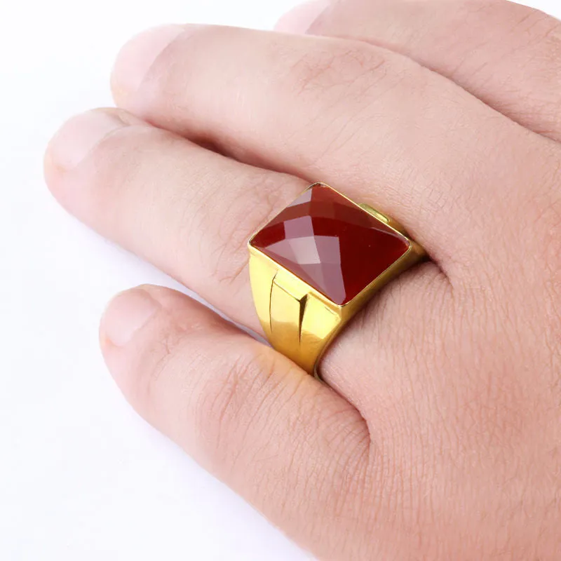 14k Yellow Gold Men's Ring with Natural Red Agate Stone