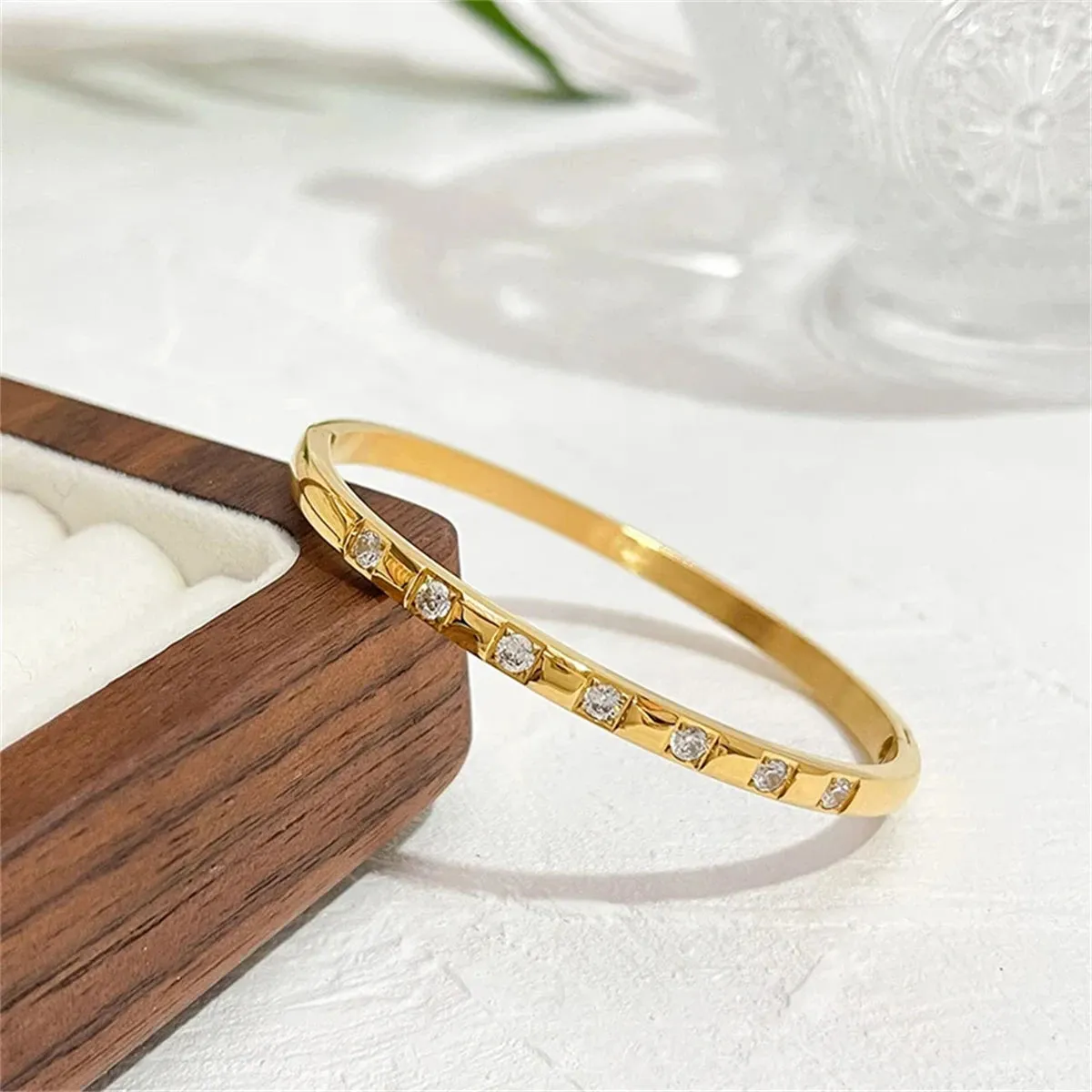 18K Gold Pleated Monarch Bangle Bracelets