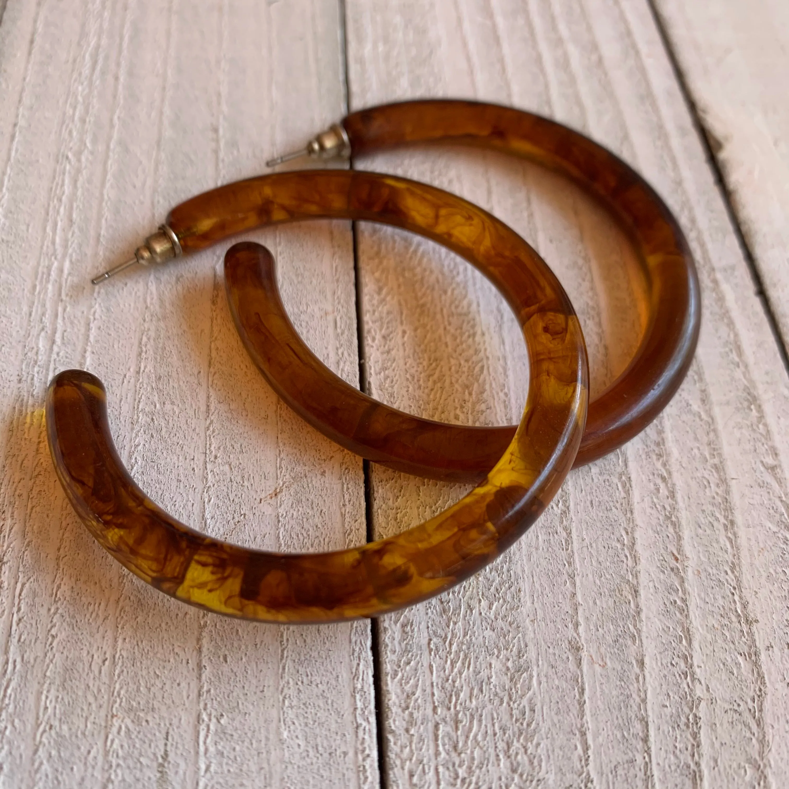 Acetate Tortoise Hoops Earrings 260-02 | Erika Williner Designs