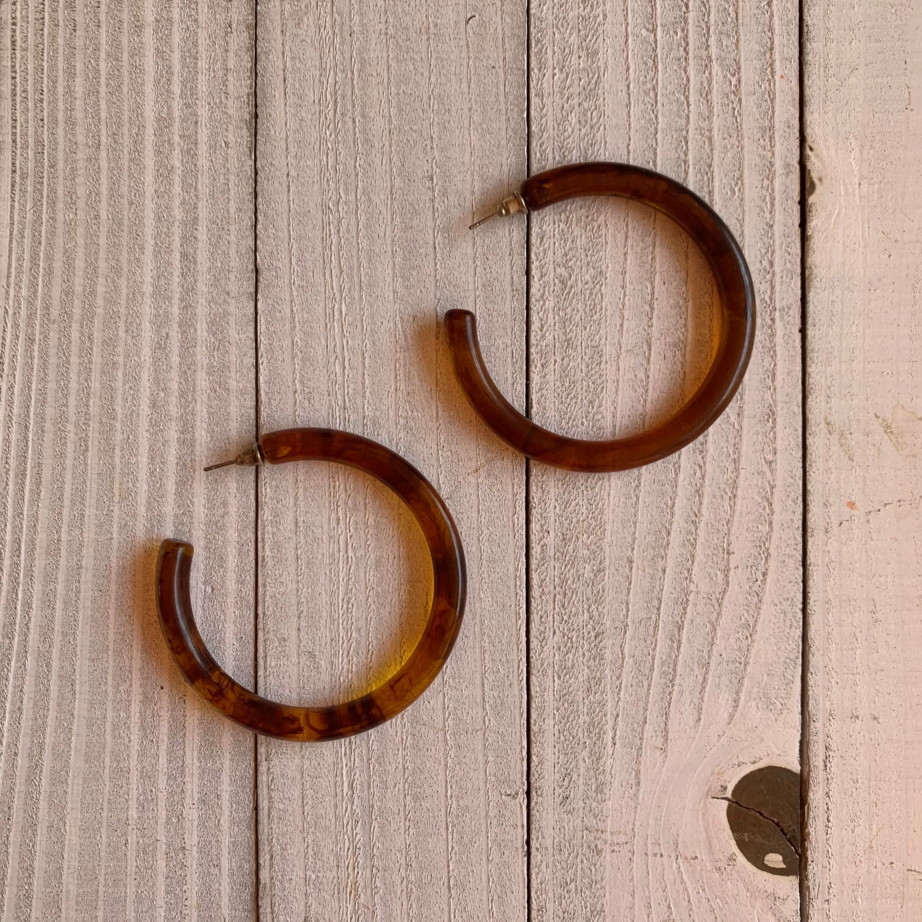 Acetate Tortoise Hoops Earrings 260-02 | Erika Williner Designs