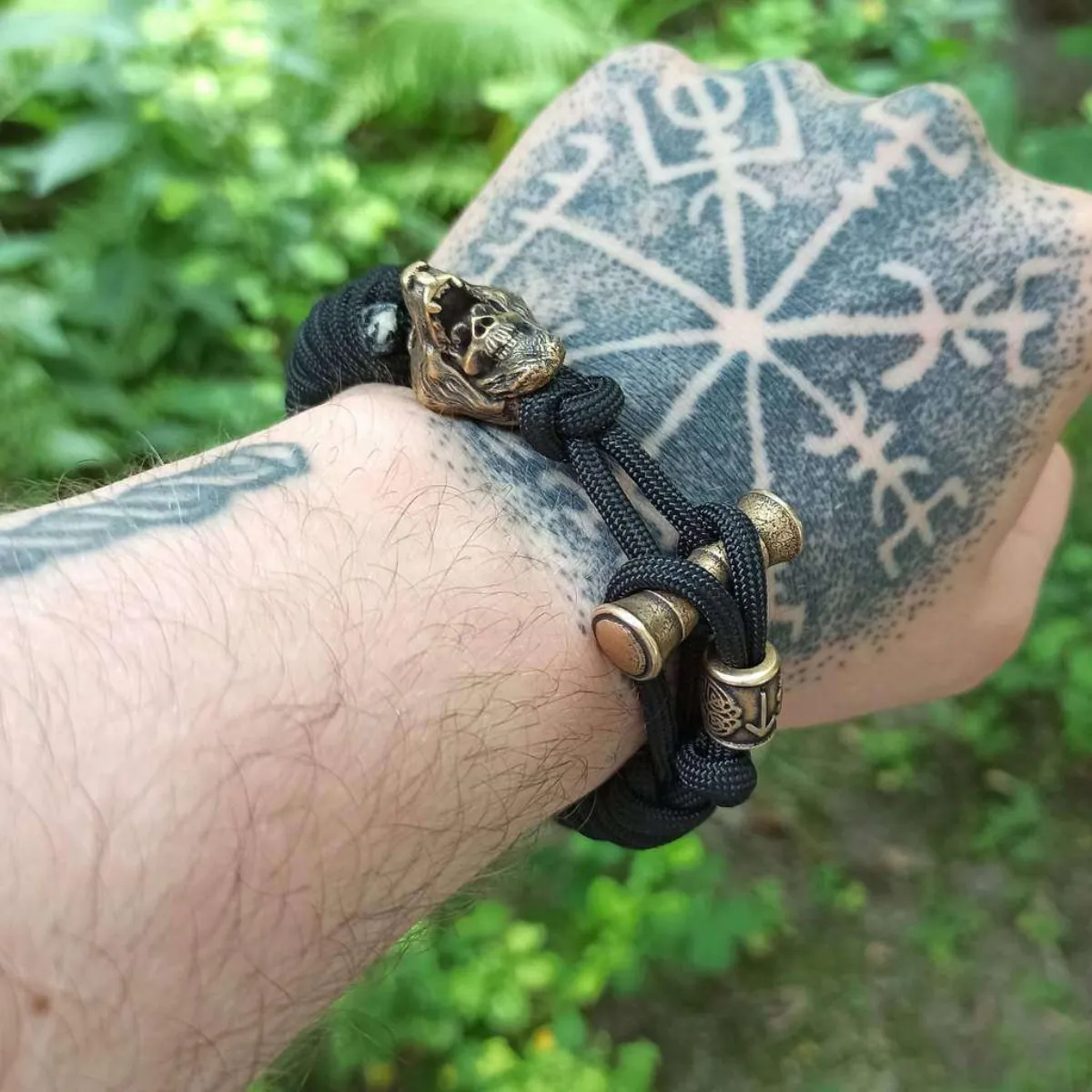 Berserker skull paracord bracelet