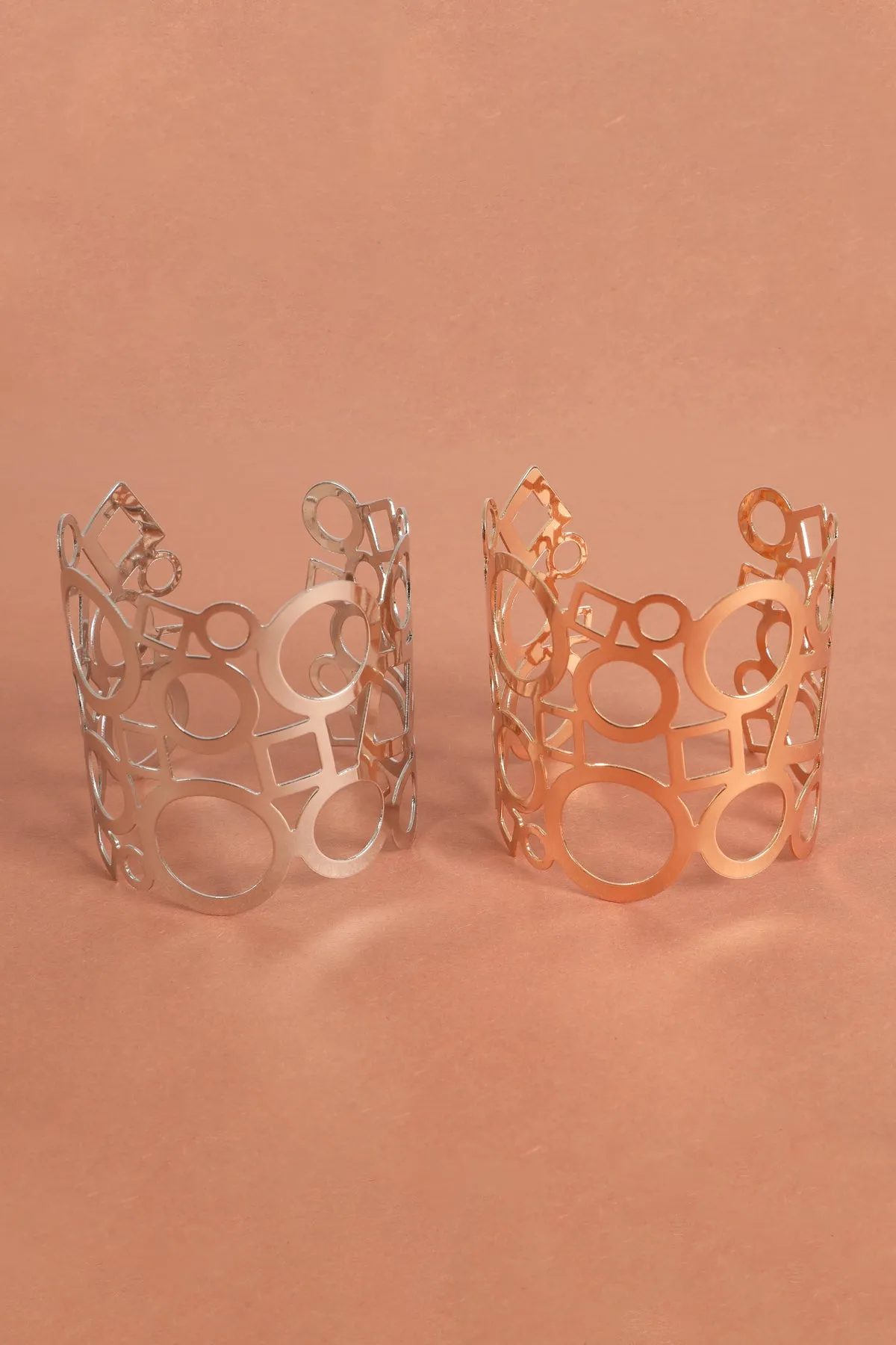 GEOMETRIC PATTERN CUFF BRACELET