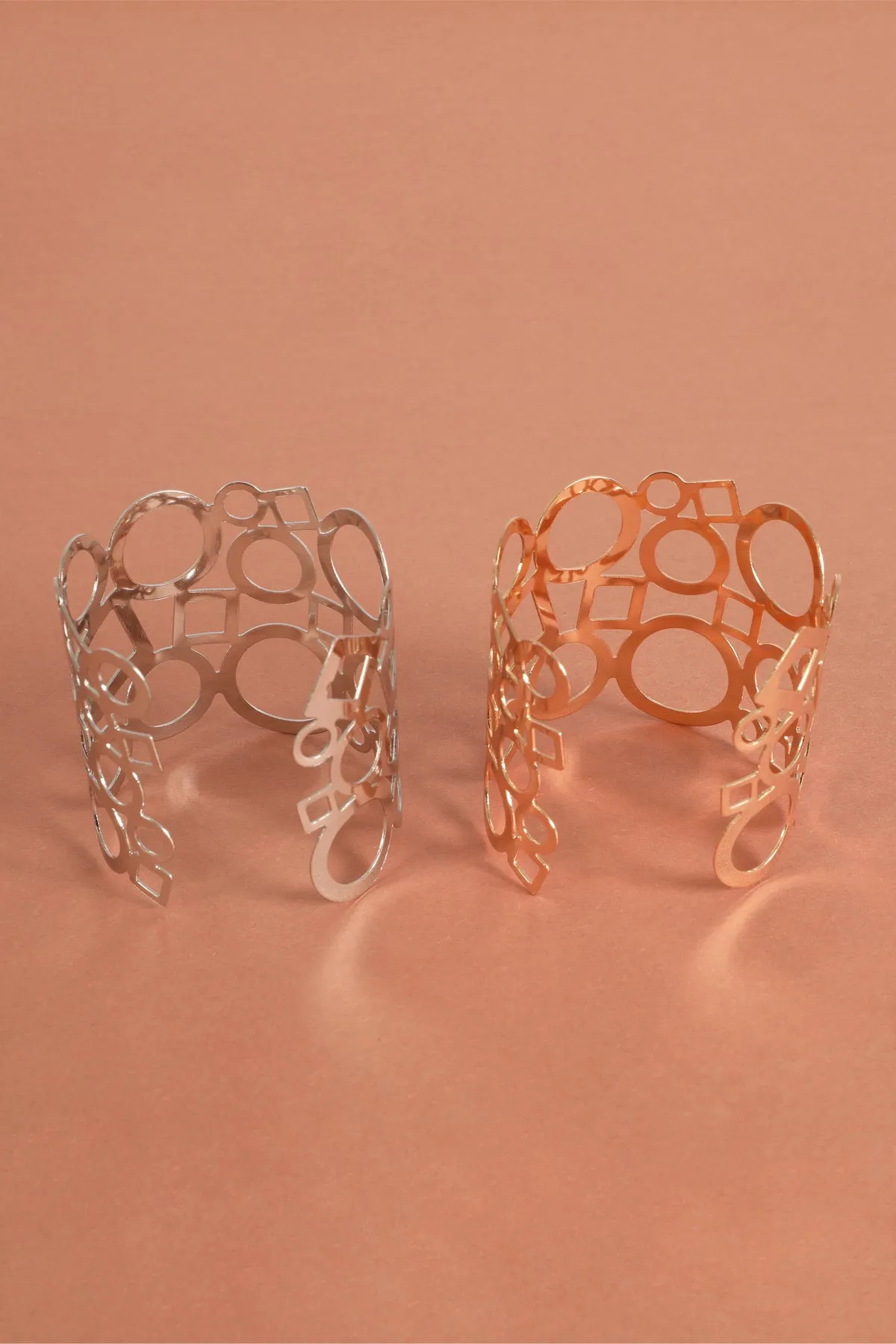 GEOMETRIC PATTERN CUFF BRACELET