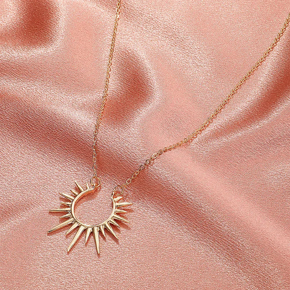 Gold Hollow Geometric Sun Pendant Necklace – Vintage Party Jewelry Gift for Women