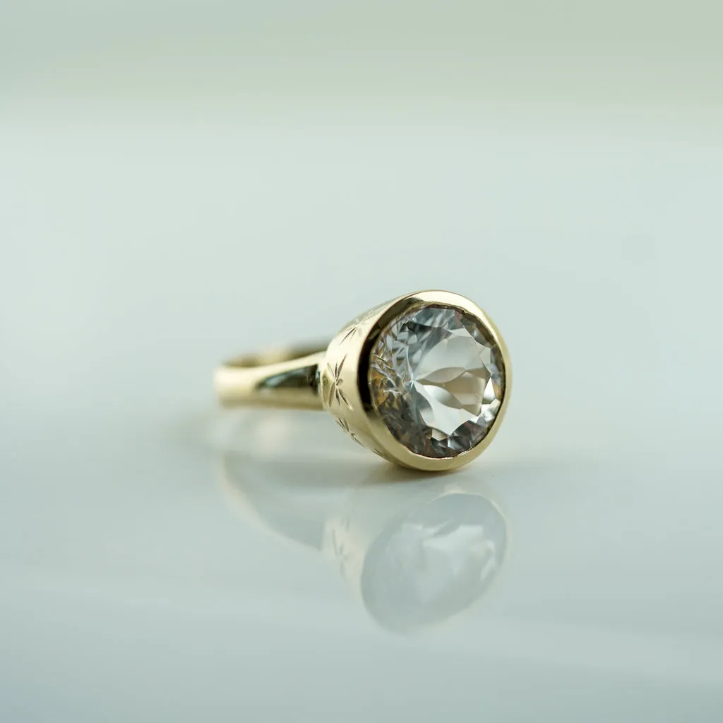 Illusion Round Cut Gold solitaire ring