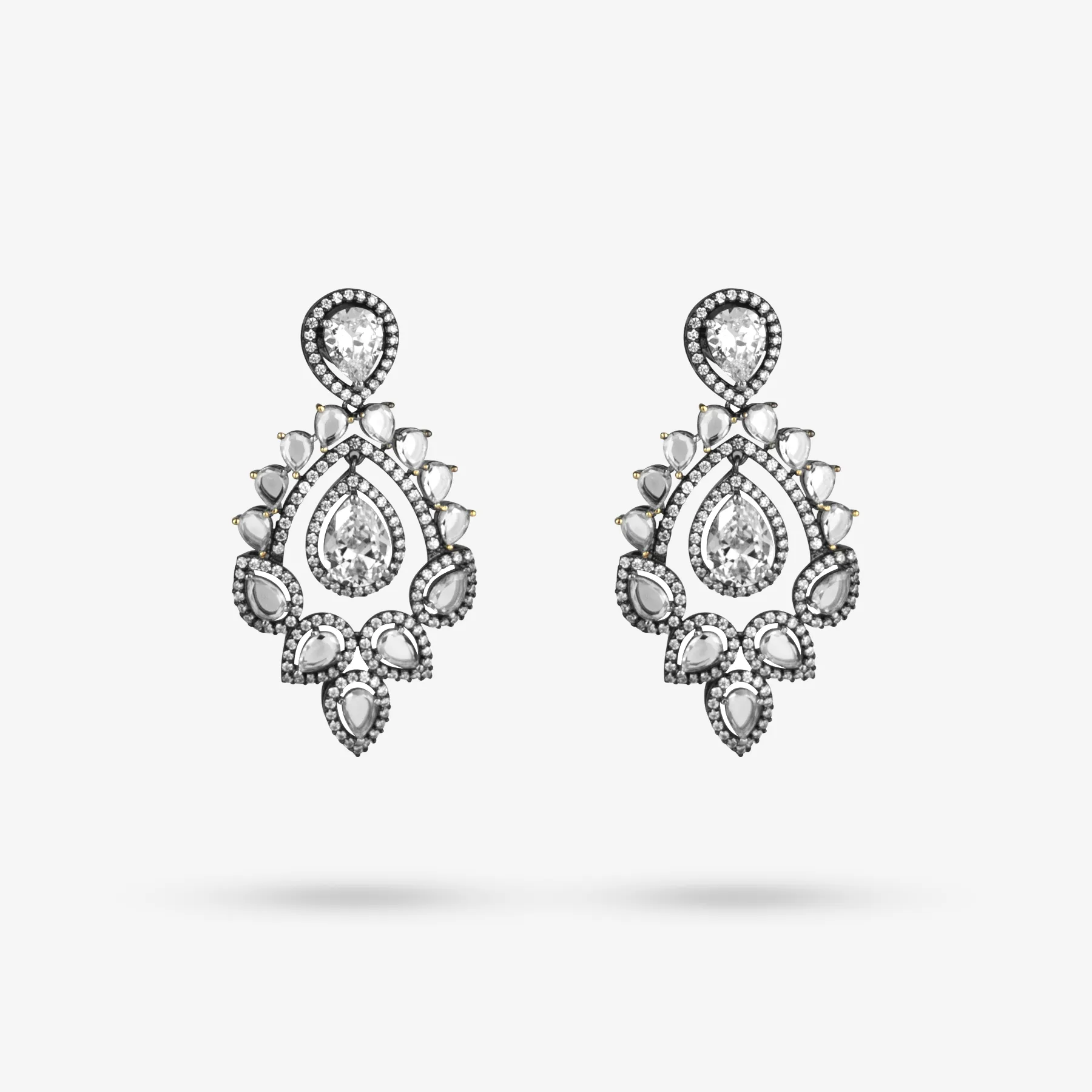 Lola Dangle Earring