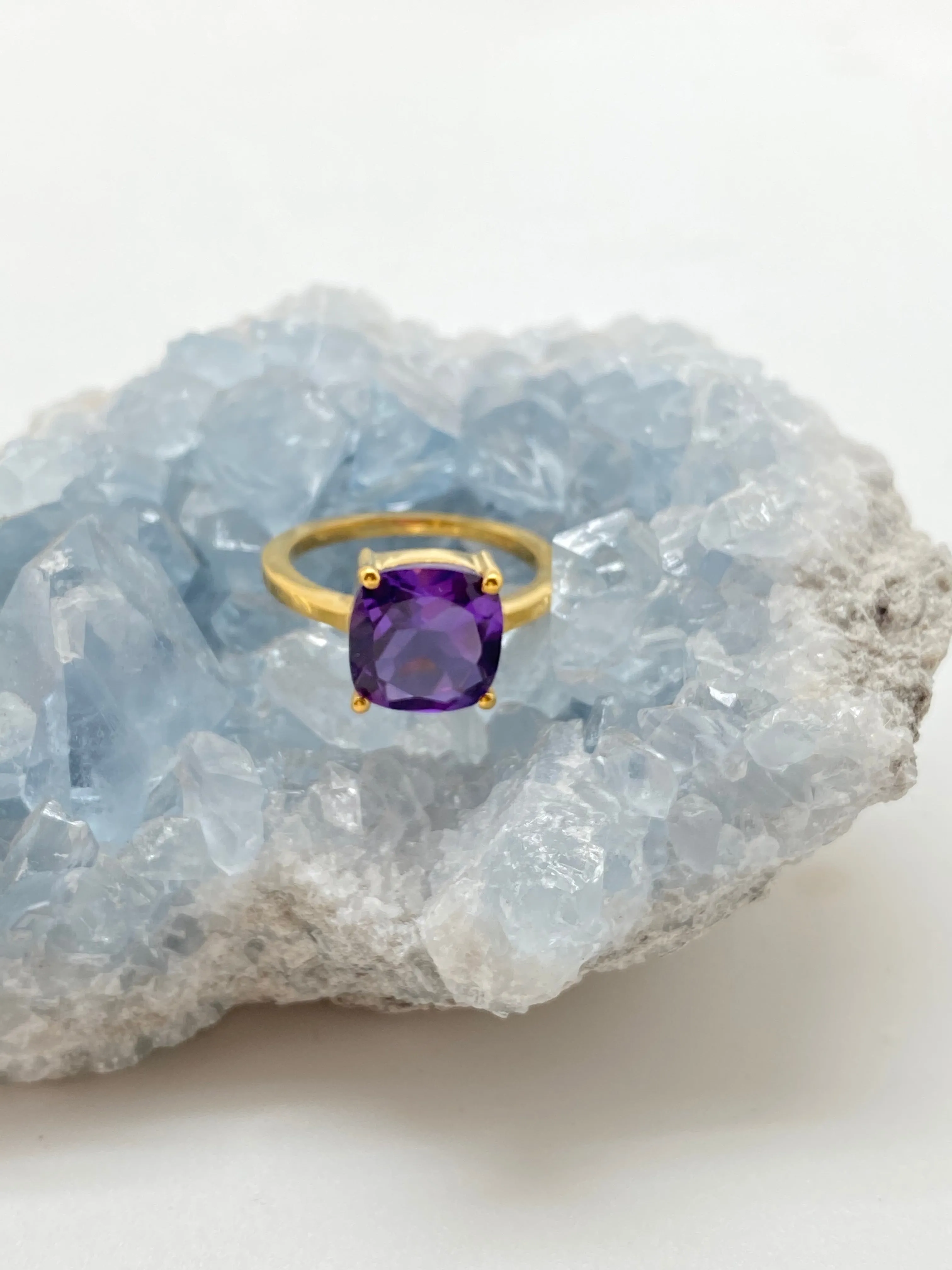 Ring gem