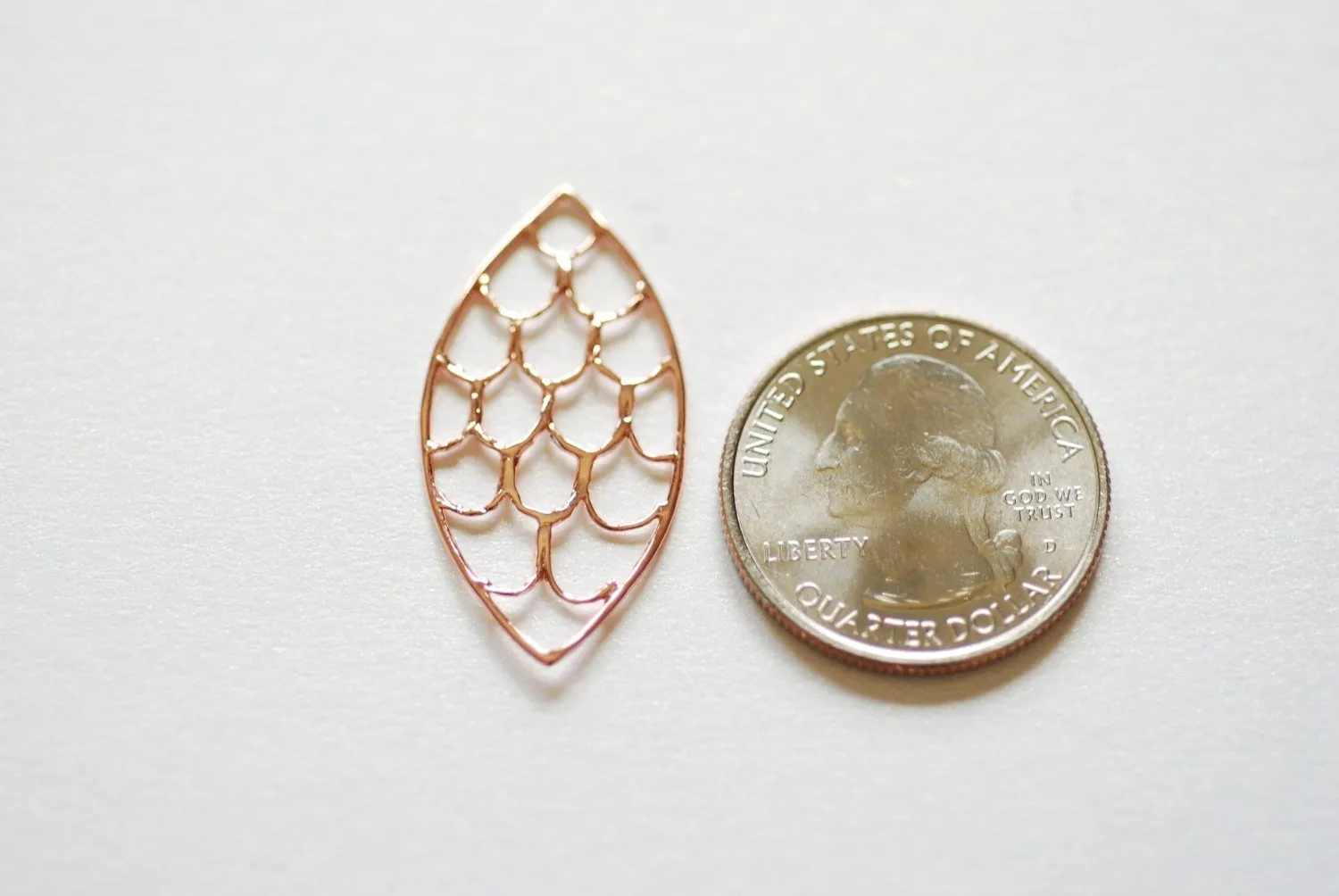 Shiny Vermeil Rose Gold Oval Filigree Charm Connector- 18k gold plated Sterling Silver, Gold Scales Charm, Gold Chandelier Earrings, 213