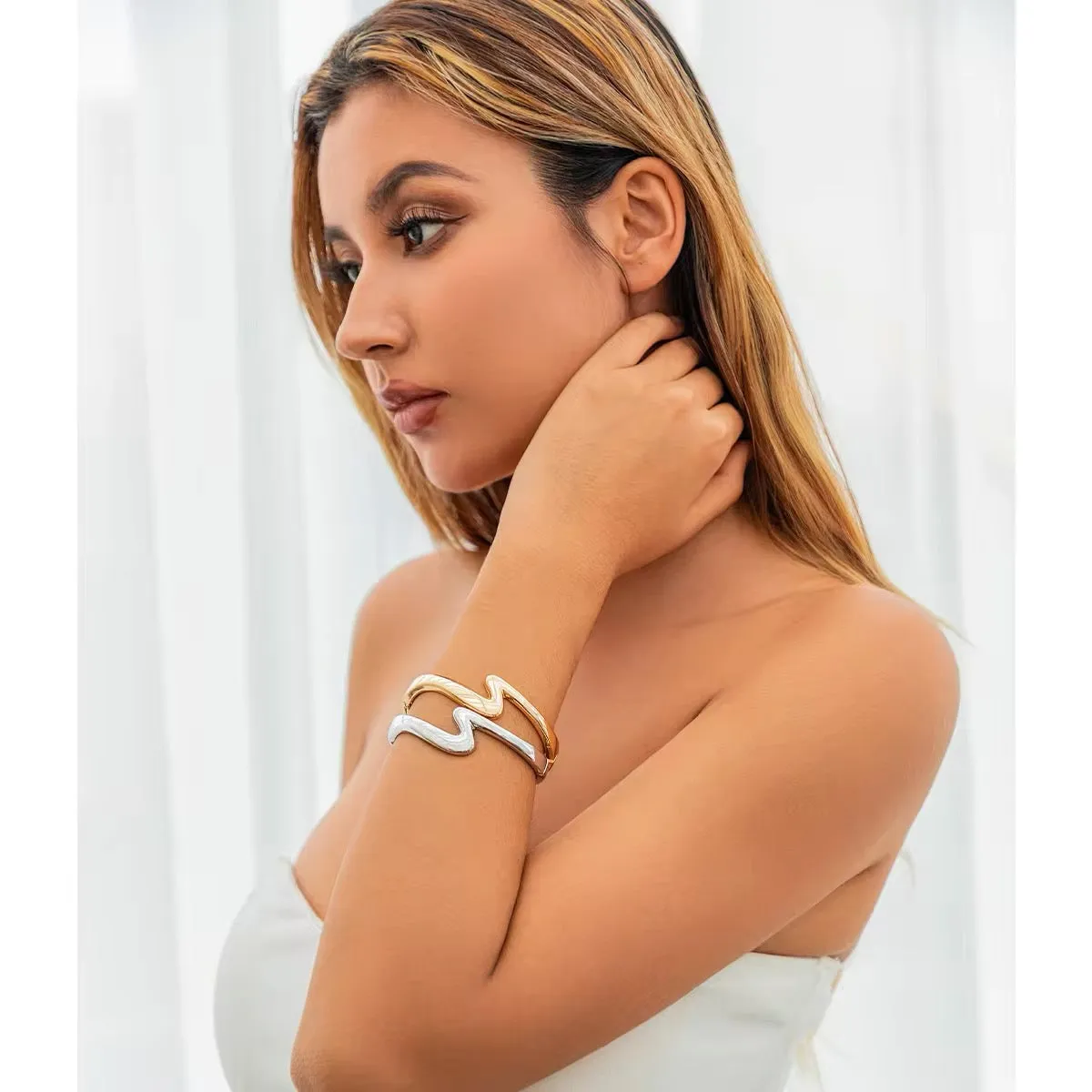 Simple Curved Z-Shaped Glossy Wave Bangles Bracelets