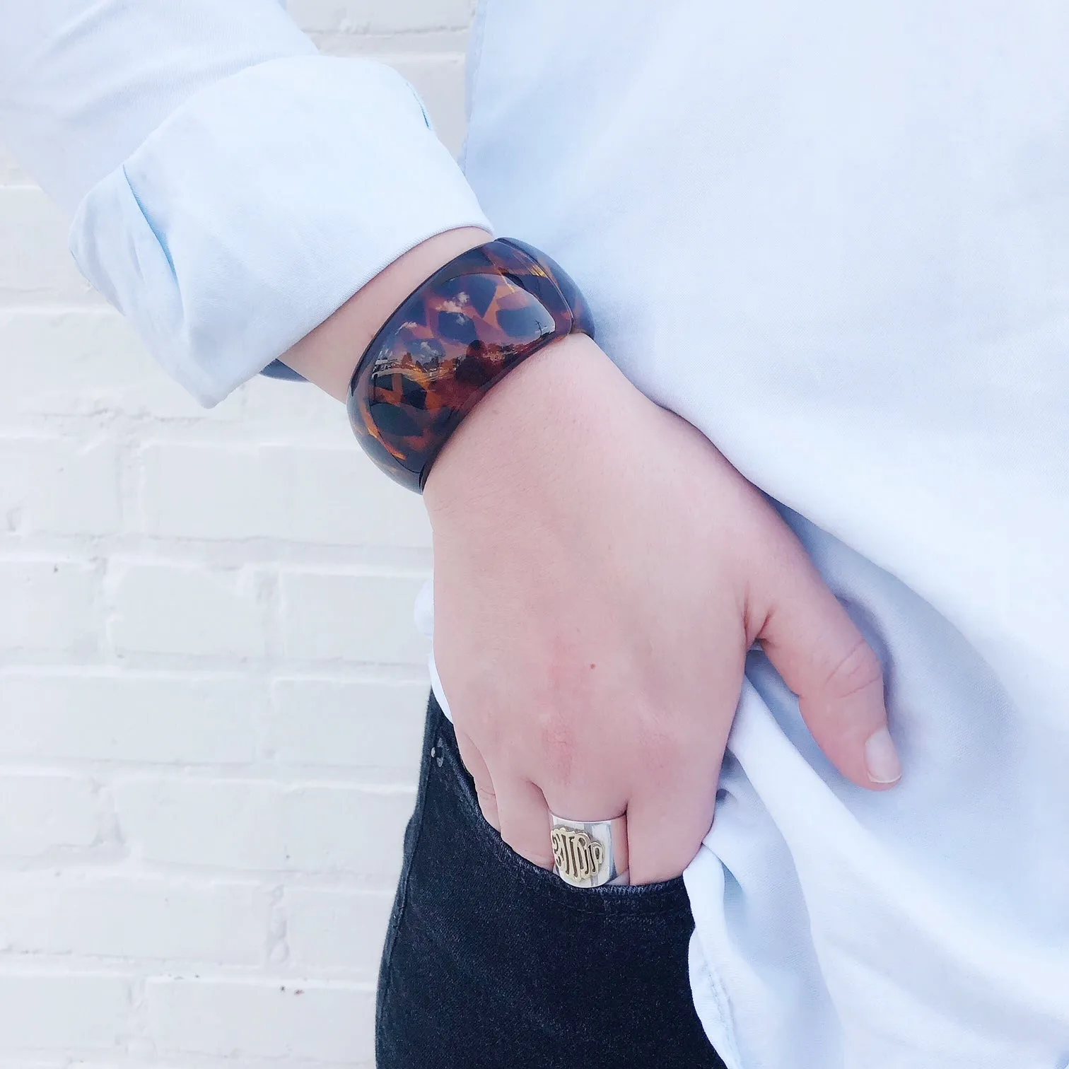 Tortoise Acrylic Bangle - Wide (WS)