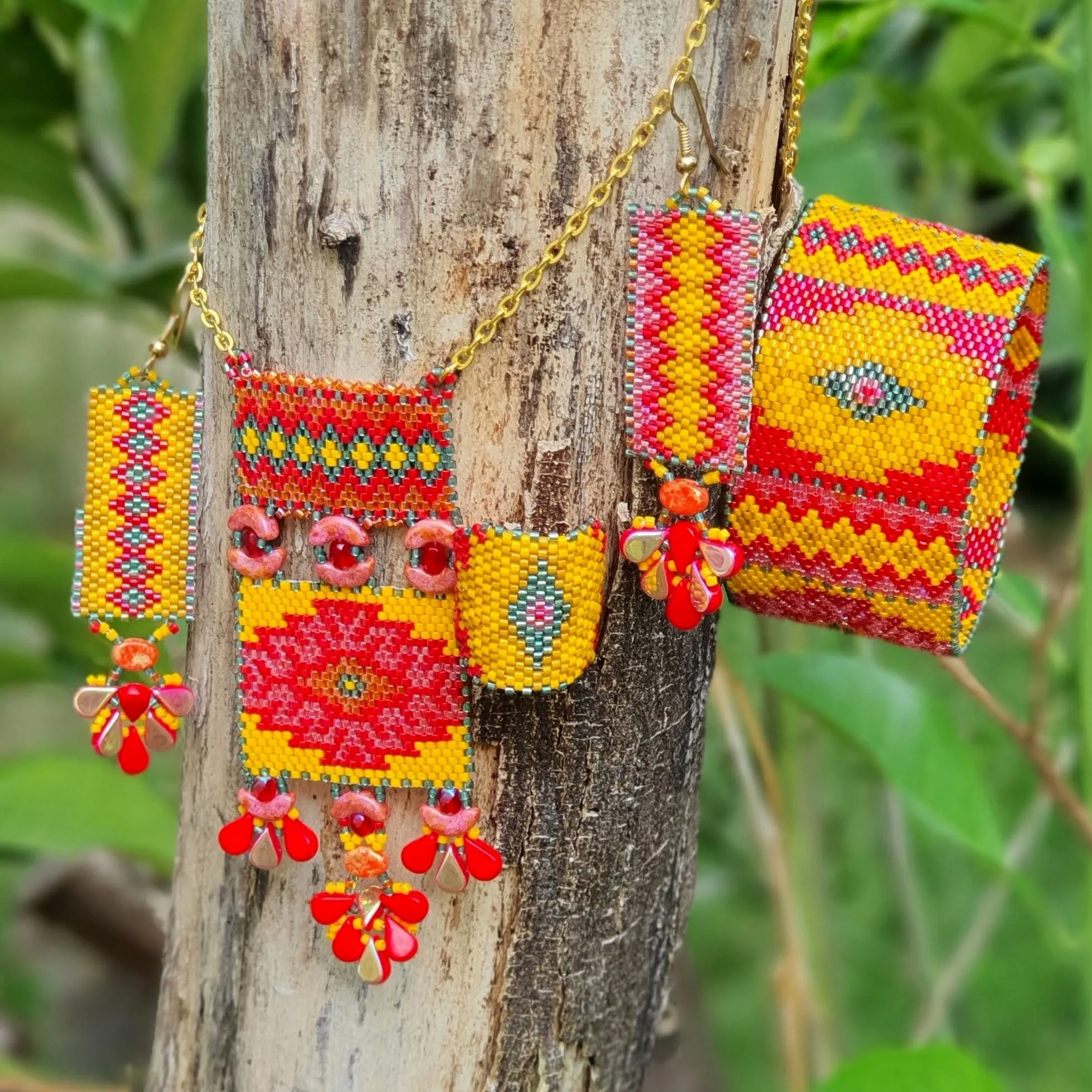 Vertical Peyote Pattern - Bracelet ZAPOPAN
