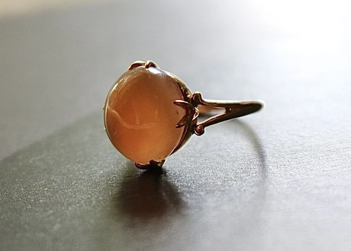 Vintage 18kt Yellow Gold and Agate Ring