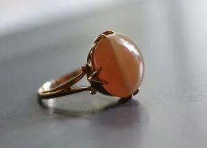 Vintage 18kt Yellow Gold and Agate Ring