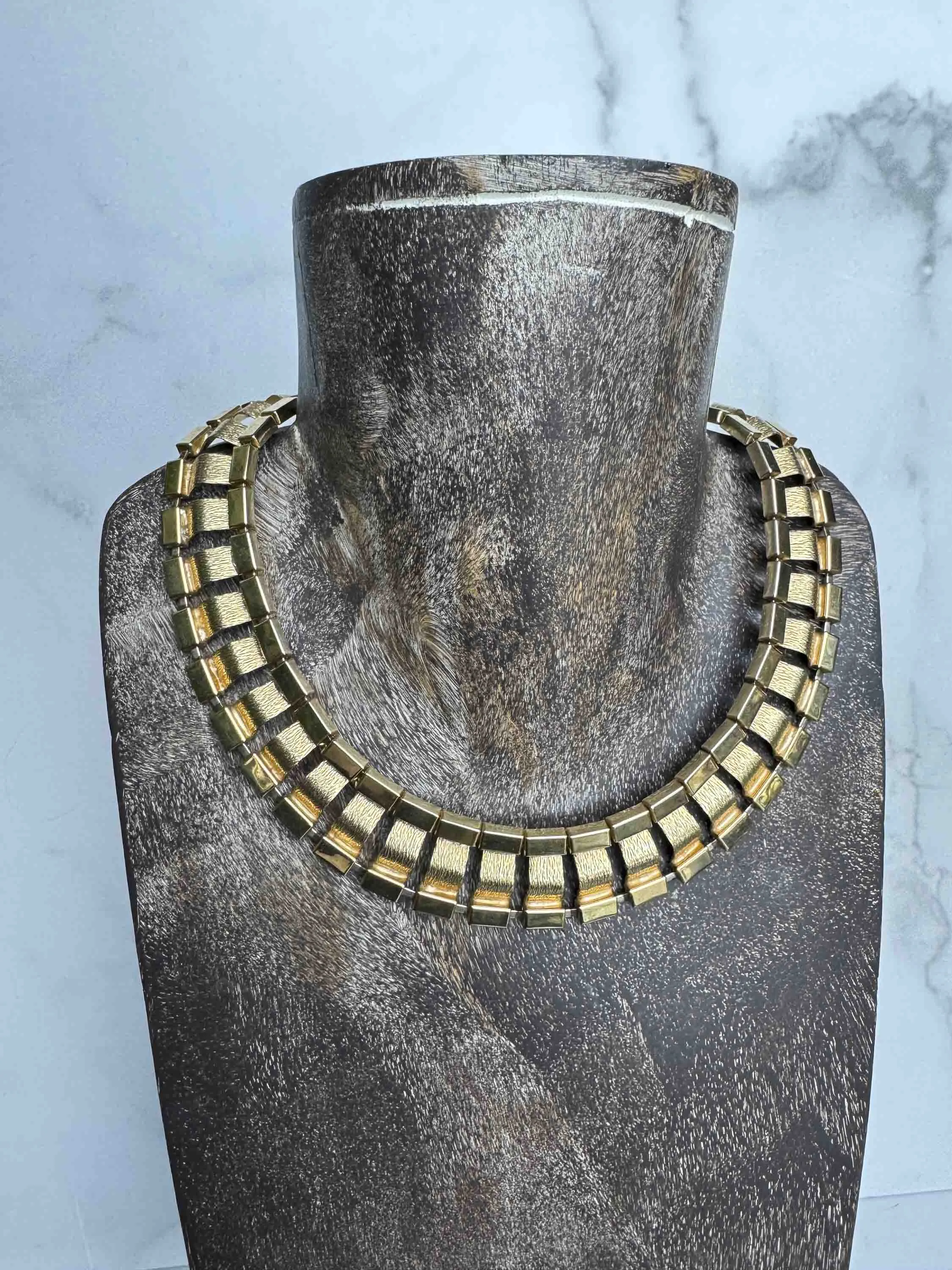 Vintage Gold Collar Necklace – Bold & Geometric