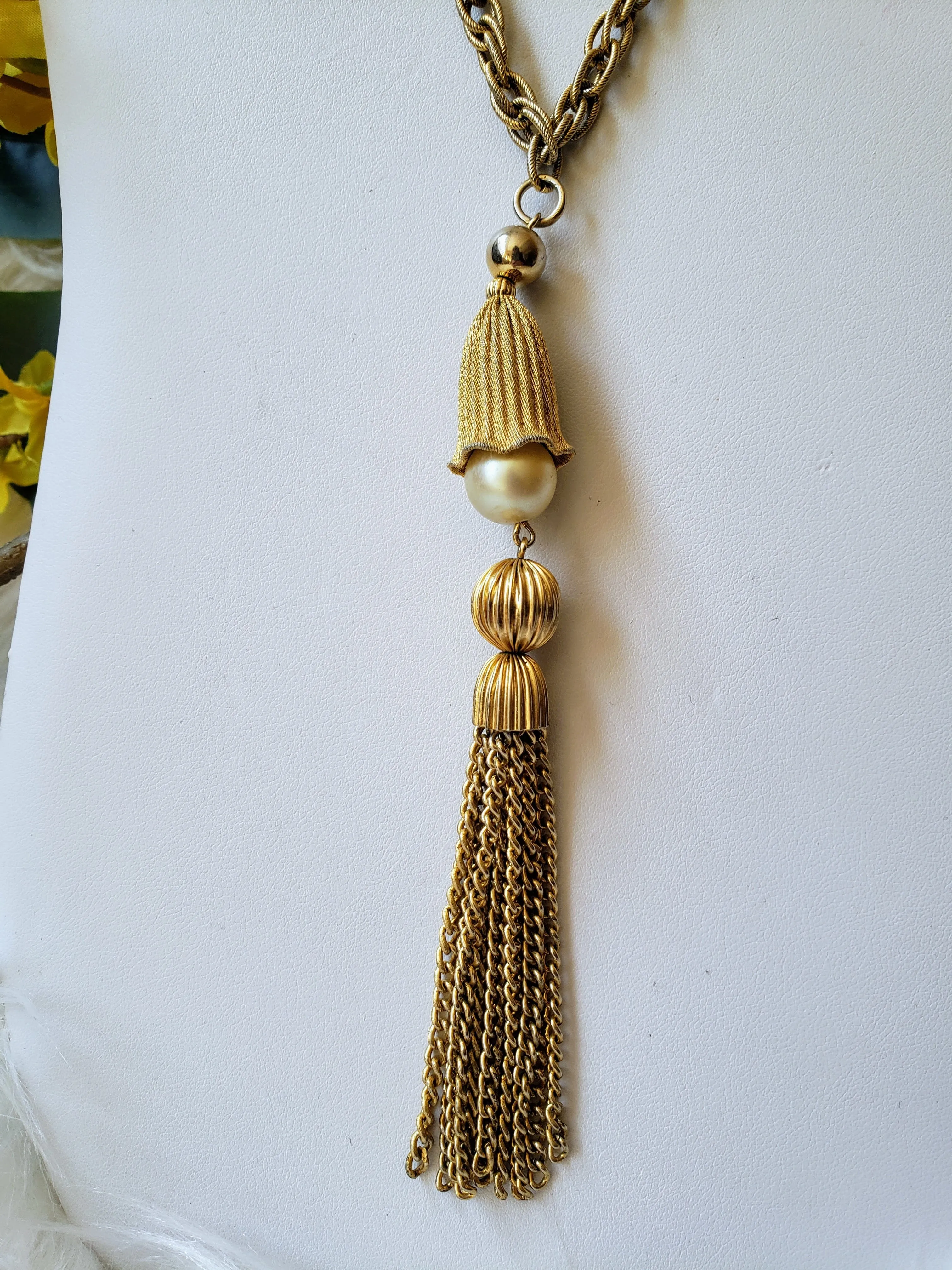 Vintage - Gold Tassel and Pearl Necklace