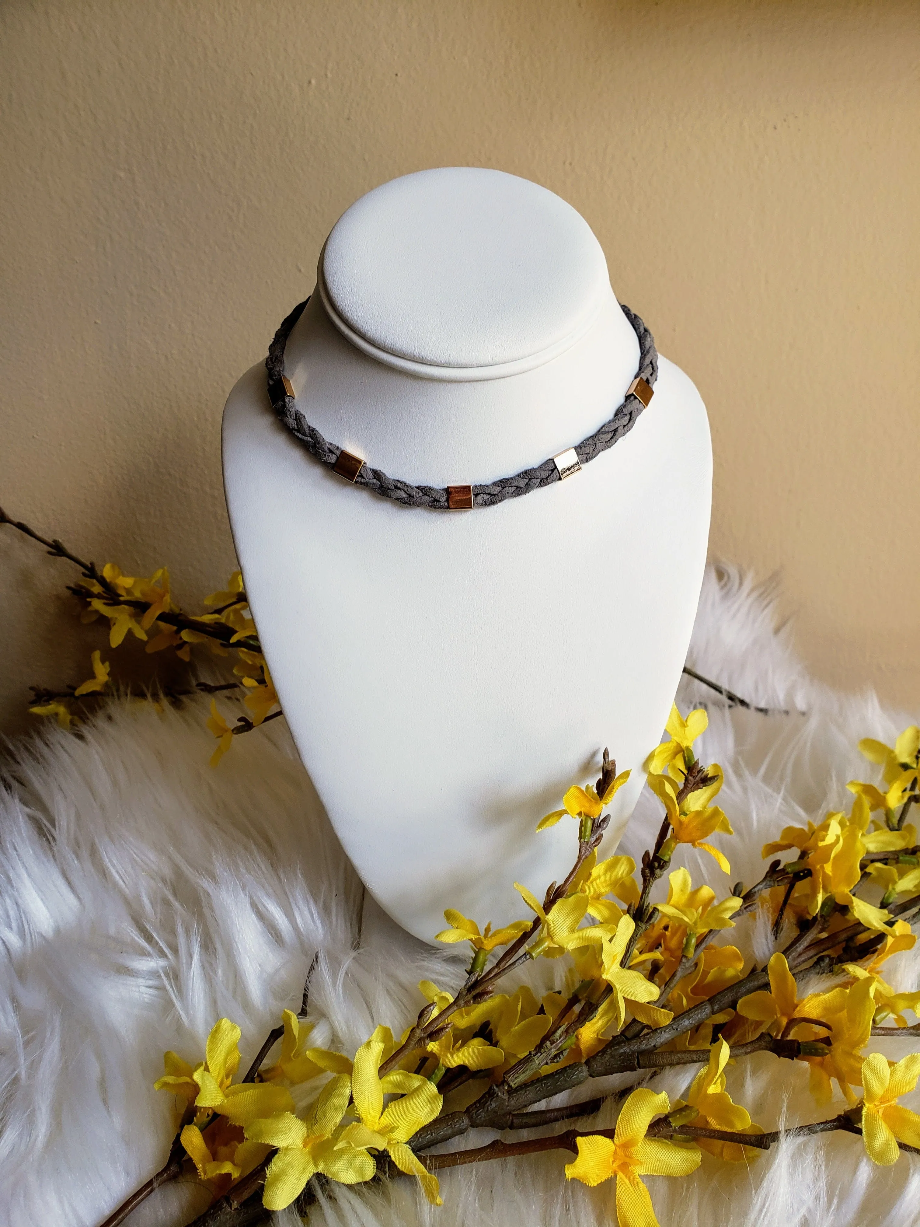 Vintage - Gray Threaded & Gold Necklace