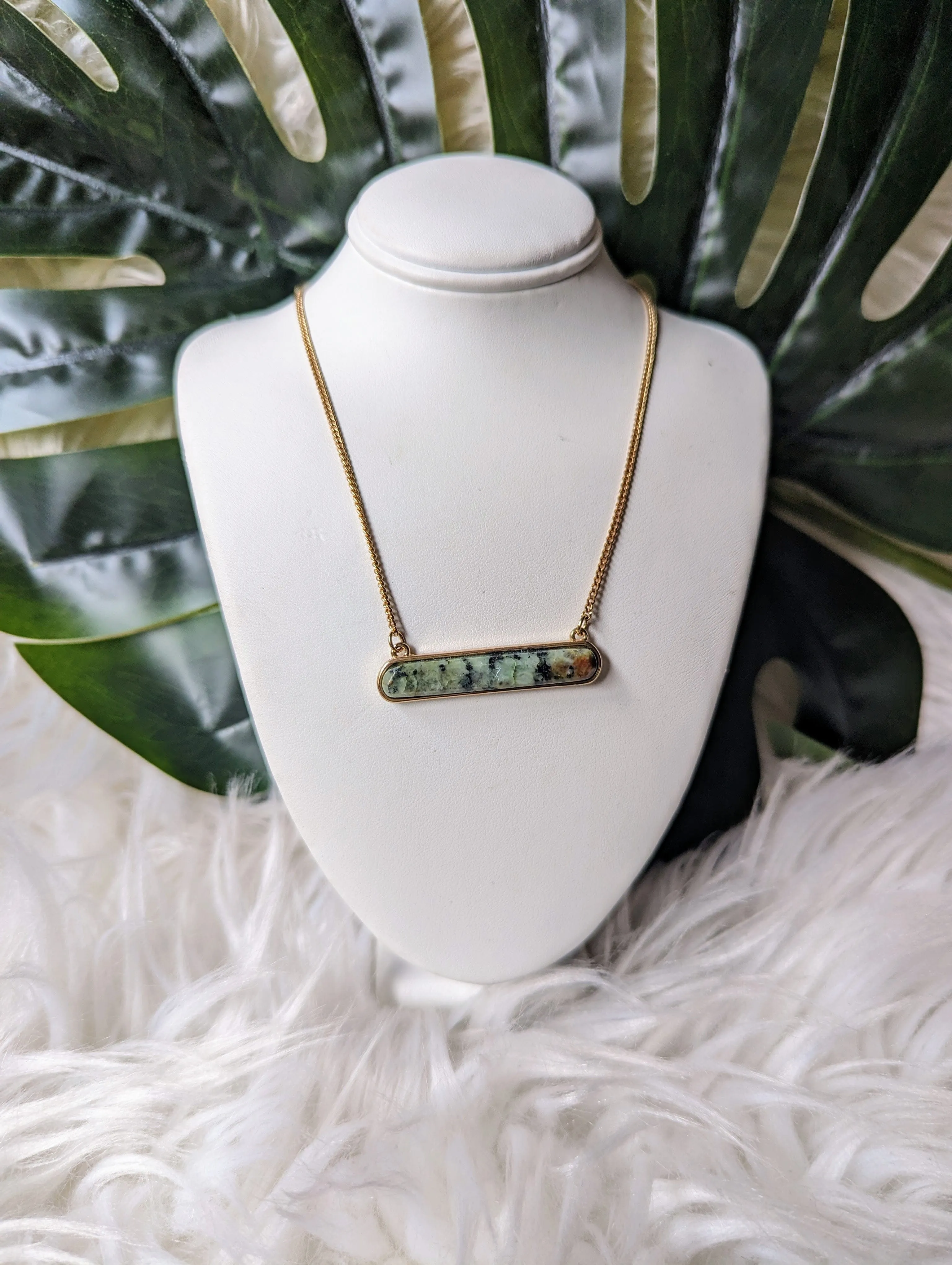 Vintage - Green Bar Pendant Necklace