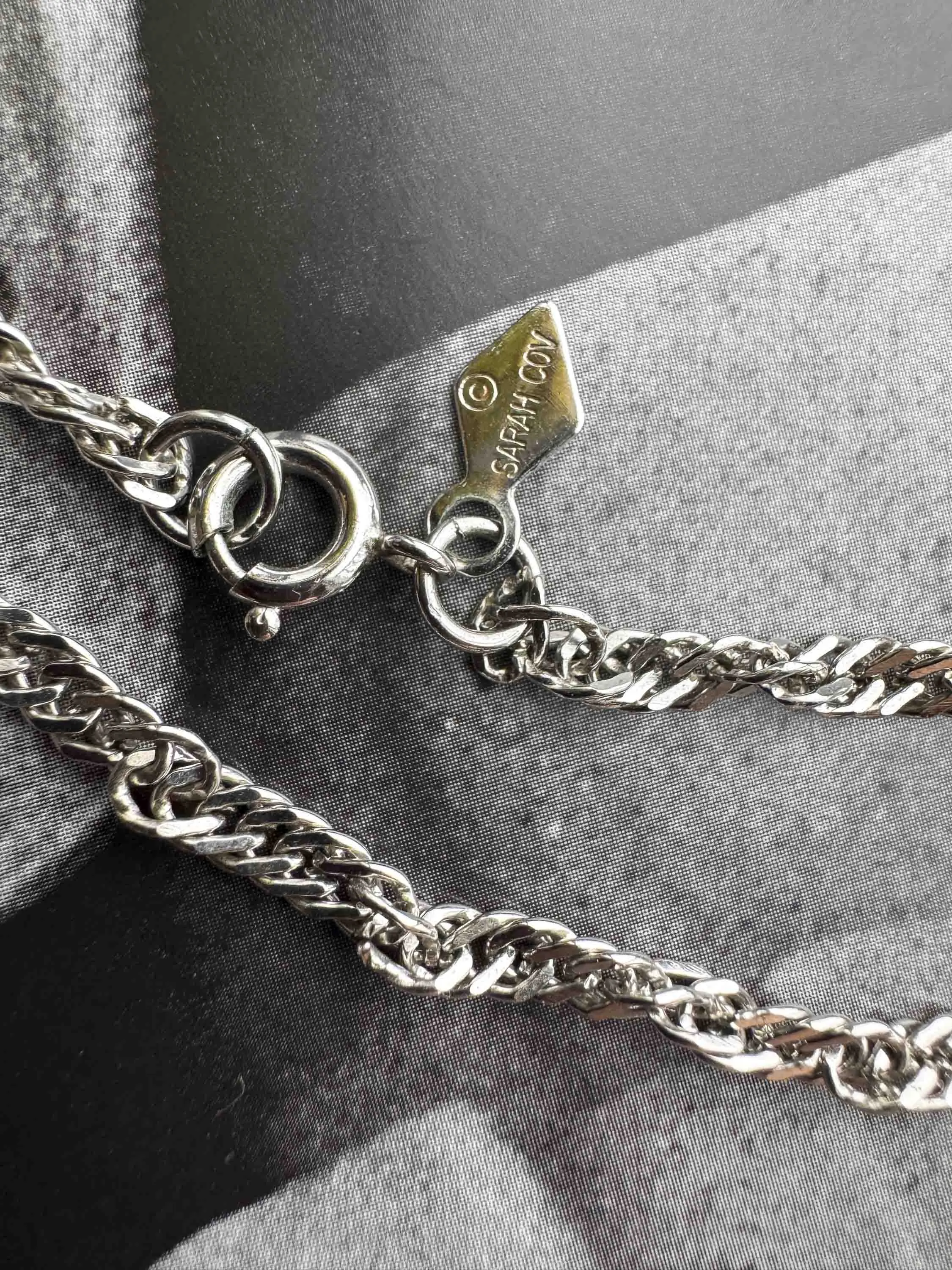 Vintage Silver Filigree Pendant Necklace – Regal Elegance