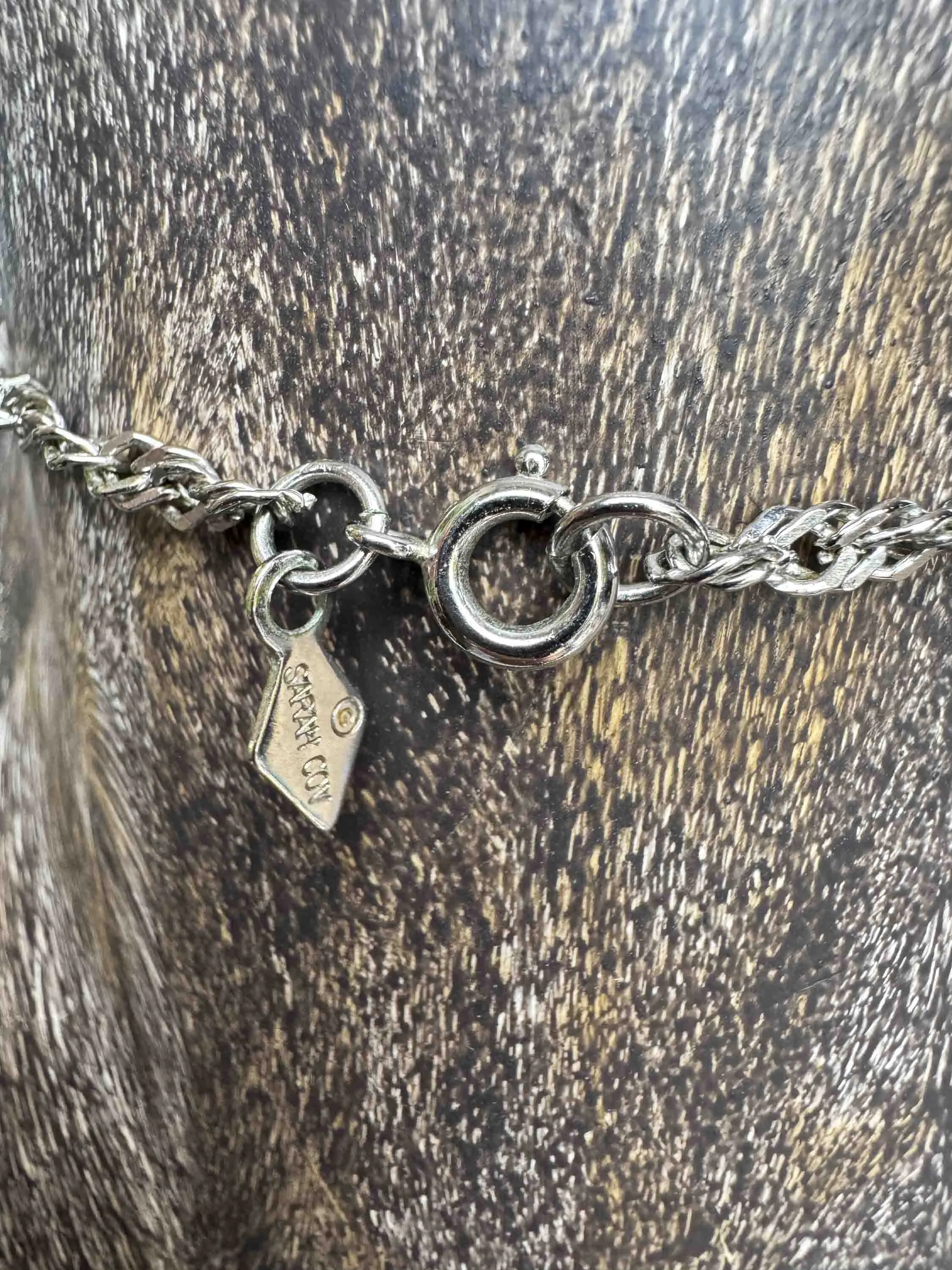 Vintage Silver Filigree Pendant Necklace – Regal Elegance